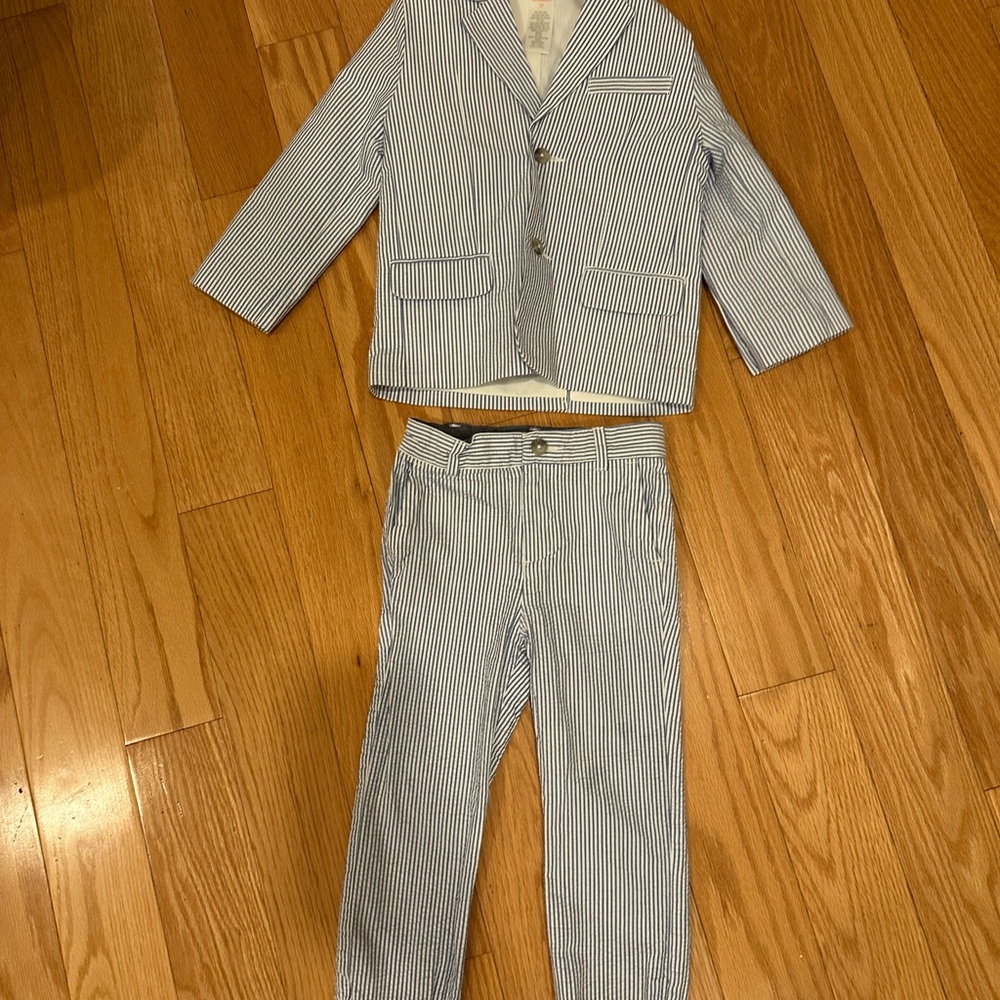 Gymboree Boys Long Sleeve Seersucker Suit in Blue and white stripes 3T EUC
